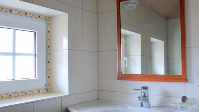 Ein Villeroy & Boch-gefließtes Badezimmer en suite Ein Villeroy & Boch-gefließtes Badezimmer en suite