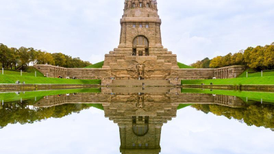 Das Völkerschlachtdenkmal Deutschlands größter Denkmalsbau Das Völkerschlachtdenkmal Deutschlands größter Denkmalsbau