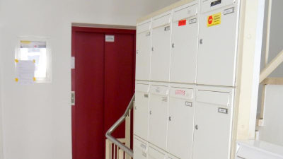 und befindet sich dank regelmäßiger Instandhaltung und befindet sich dank regelmäßiger Instandhaltung