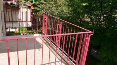 sehr schönen Süd-Balkon mit Blick ins Grüne. sehr schönen Süd-Balkon mit Blick ins Grüne.