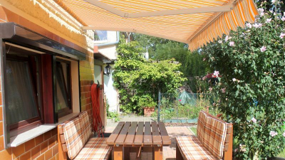 und großem Grundstück in der Leipziger Südvorstadt. und großem Grundstück in der Leipziger Südvorstadt.