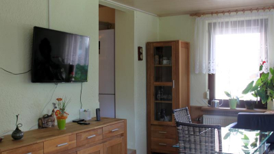 erstreckt sich ein herrlicher Wintergarten. erstreckt sich ein herrlicher Wintergarten.