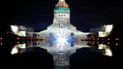 Das Völkerschlachtdenkmal ist ein Prachtbau im Südosten von Leipzig. Das Völkerschlachtdenkmal ist ein Prachtbau im Südosten von Leipzig.