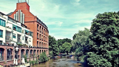 Durch ein außergewöhnliches Kanalsystem ... Durch ein außergewöhnliches Kanalsystem ...