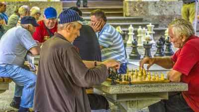... mit Nachbarn oder Bekannten zu plauschen. ... mit Nachbarn oder Bekannten zu plauschen.