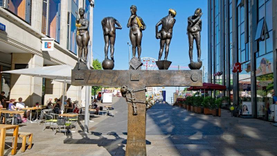 in denen es gemütliche kleine Lokale und zahlreiche Boutiquen gibt. in denen es gemütliche kleine Lokale und zahlreiche Boutiquen gibt.