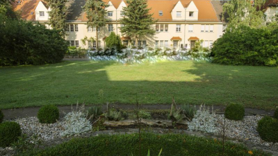 Viel Grün säumt hier die Straßen Viel Grün säumt hier die Straßen