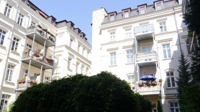 Angeboten wird ein unbeschreiblicher Dachterrassen-Blick Angeboten wird ein unbeschreiblicher Dachterrassen-Blick