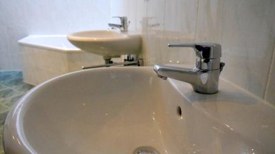 und Badezimmer, alles Räume der ersten Ebene, und Badezimmer, alles Räume der ersten Ebene,