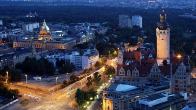 Bis zur Innenstadt sind es etwa 400 Meter. Bis zur Innenstadt sind es etwa 400 Meter.