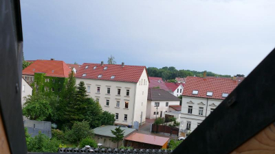 mit 6 Zimmern auf einer Wohnfläche von ca. 180 m². mit 6 Zimmern auf einer Wohnfläche von ca. 180 m².