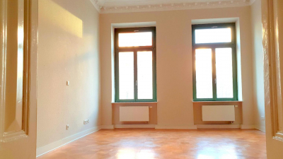 liegt im 1. OG einer denkmalgeschützten Immobilie liegt im 1. OG einer denkmalgeschützten Immobilie