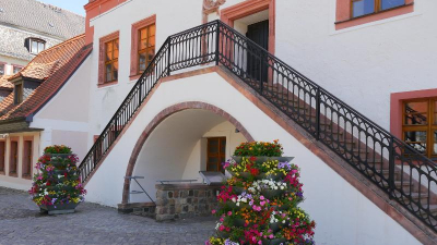 weniger als 200 m vom Marktplatz entfernt, weniger als 200 m vom Marktplatz entfernt,