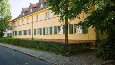 mit den denkmalgeschützten Ein- und Mehrfamilienhäusern. mit den denkmalgeschützten Ein- und Mehrfamilienhäusern.