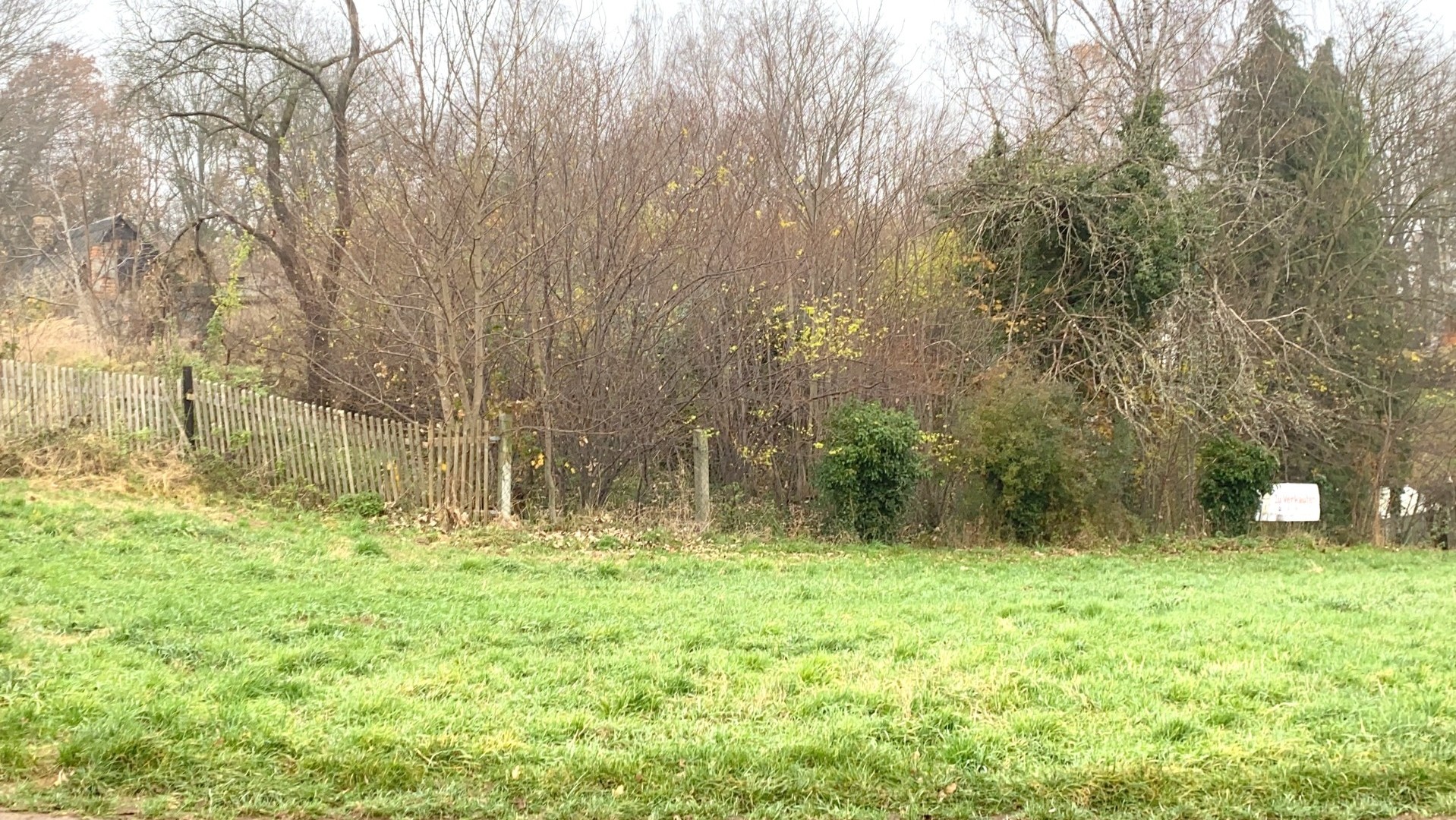 Zum Verkauf steht ein bebautes Wochenendgrundstück Zum Verkauf steht ein bebautes Wochenendgrundstück