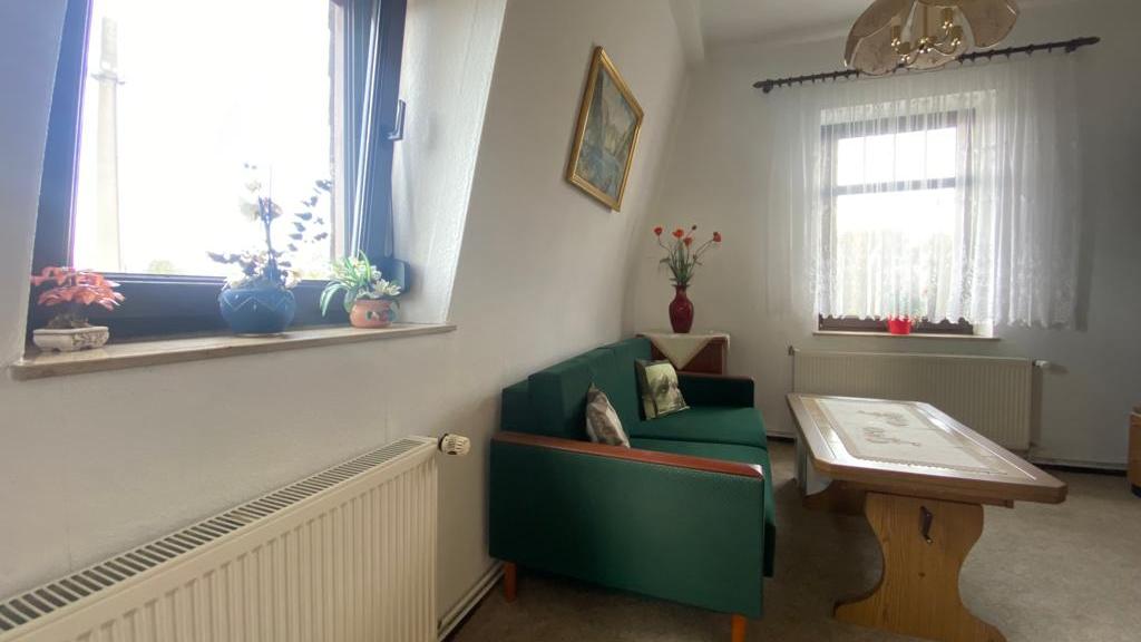 mit sehr gutem Anschluss mit sehr gutem Anschluss