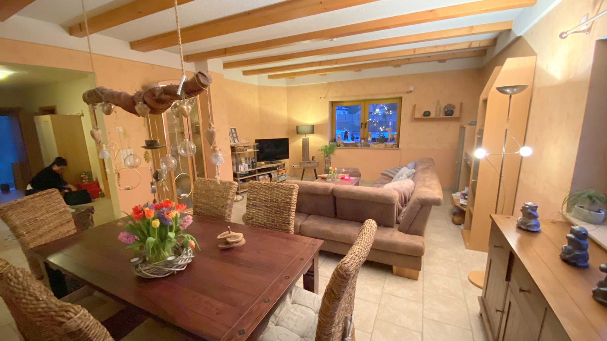 04_nachhause-immobilien_ac7ab093-4008-40b7-a2db-f171765bbc96_bild Reserviert ... Ein moderner Wohntraum mit Swimmingpool, Ausbaureserve und großem Garten