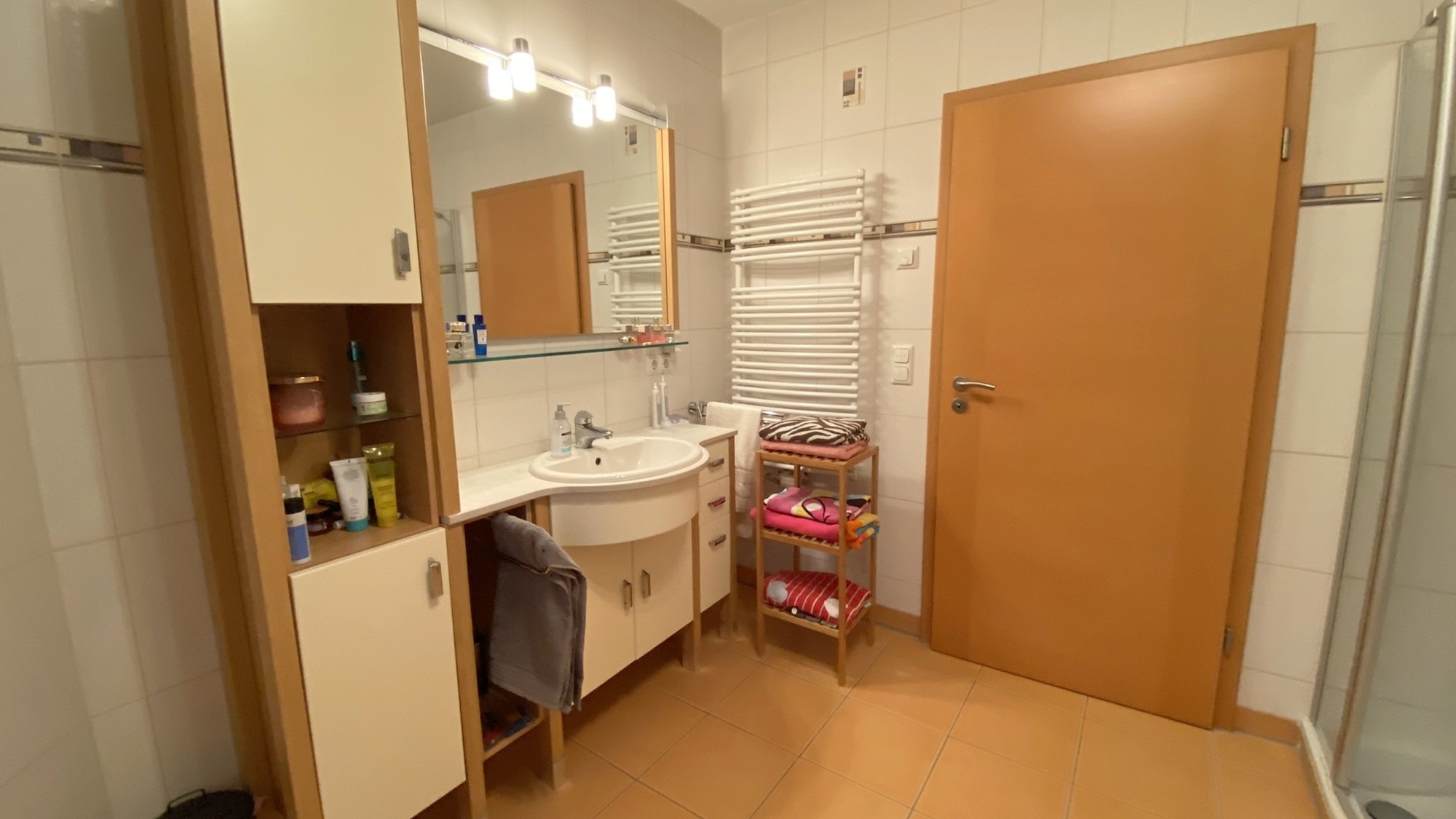 05_nachhause-immobilien_55409f09-638c-4255-a8fc-3c4b9b0dcc21_bild Reserviert ... Ein moderner Wohntraum mit Swimmingpool, Ausbaureserve und großem Garten