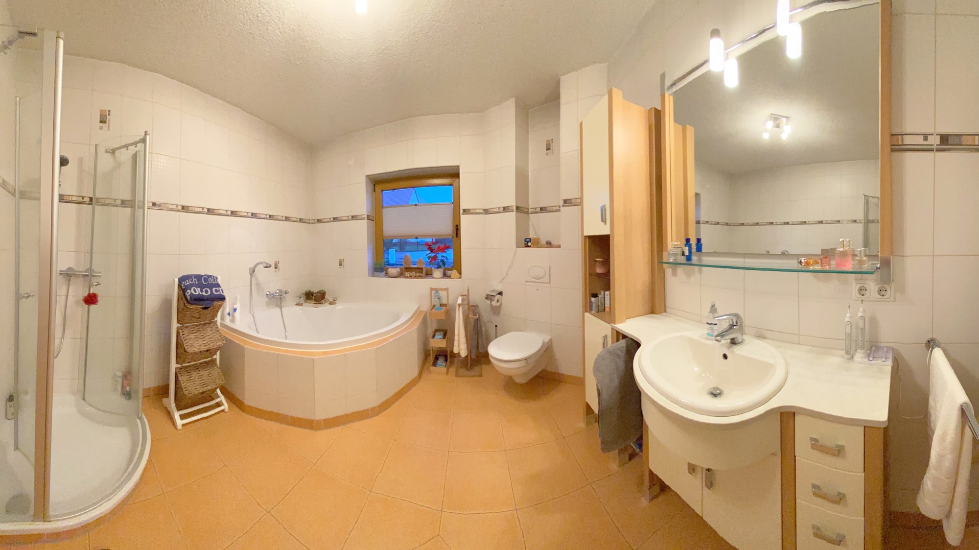 23_nachhause-immobilien_db41fb67-2e07-43e1-95e2-7075331b255d_bild Reserviert ... Ein moderner Wohntraum mit Swimmingpool, Ausbaureserve und großem Garten