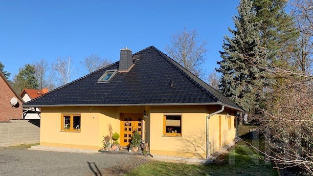 25_nachhause-immobilien_2cec0788-8996-4f54-9b3b-343027a501d2_bild Reserviert ... Ein moderner Wohntraum mit Swimmingpool, Ausbaureserve und großem Garten