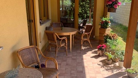 34_nachhause-immobilien_6a8955a2-4fe1-4722-b510-212080df5098_bild Reserviert ... Ein moderner Wohntraum mit Swimmingpool, Ausbaureserve und großem Garten