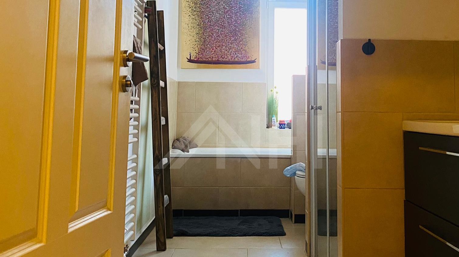 in einem denkmalgeschützten Mietshaus in einem denkmalgeschützten Mietshaus