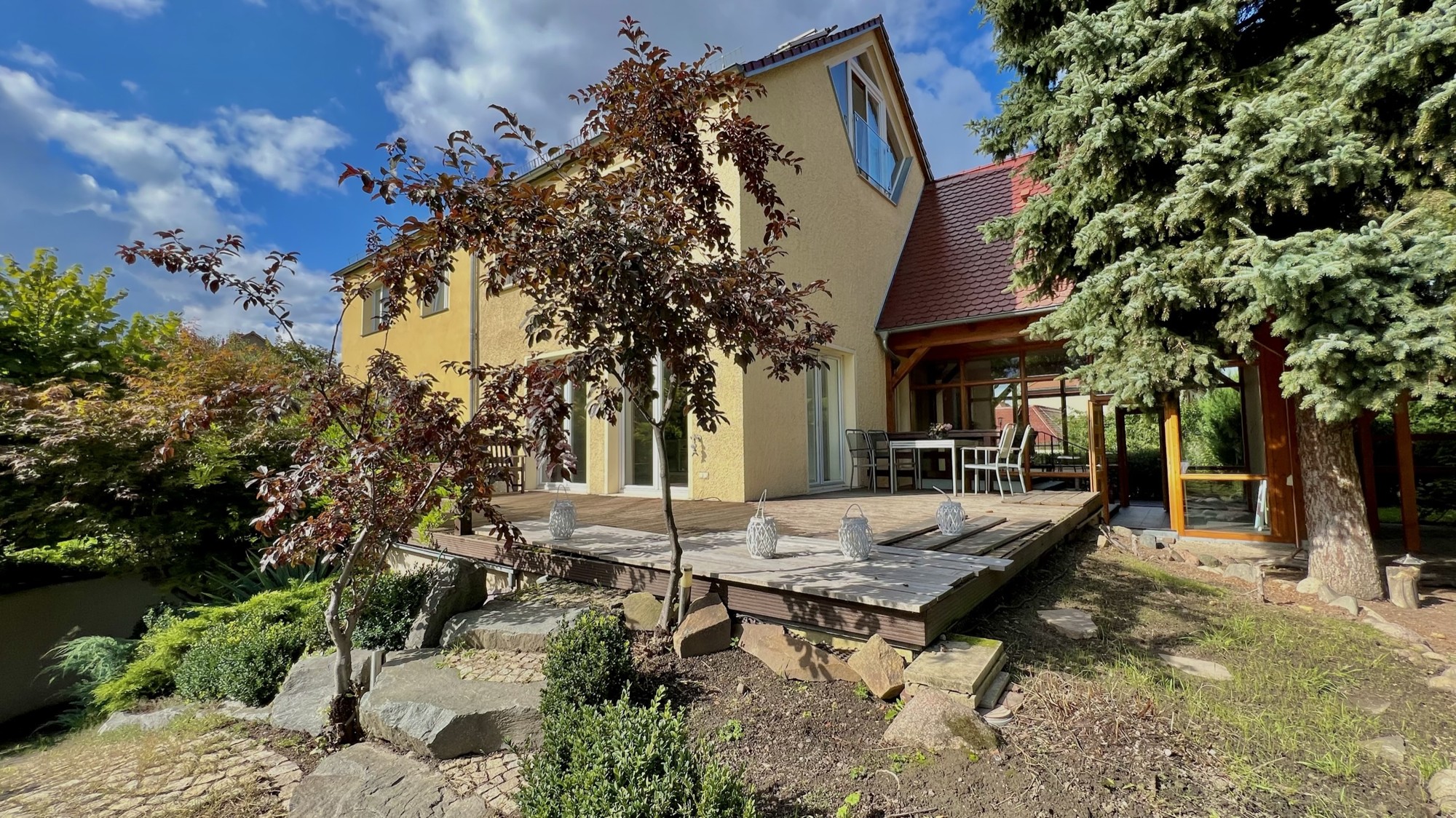 05_nachhause-immobilien__43807_bild Kaufen, Einziehen, Wohnen ... Modernes Haus mit Einliegerwohnung, Sauna und Swimmingpool