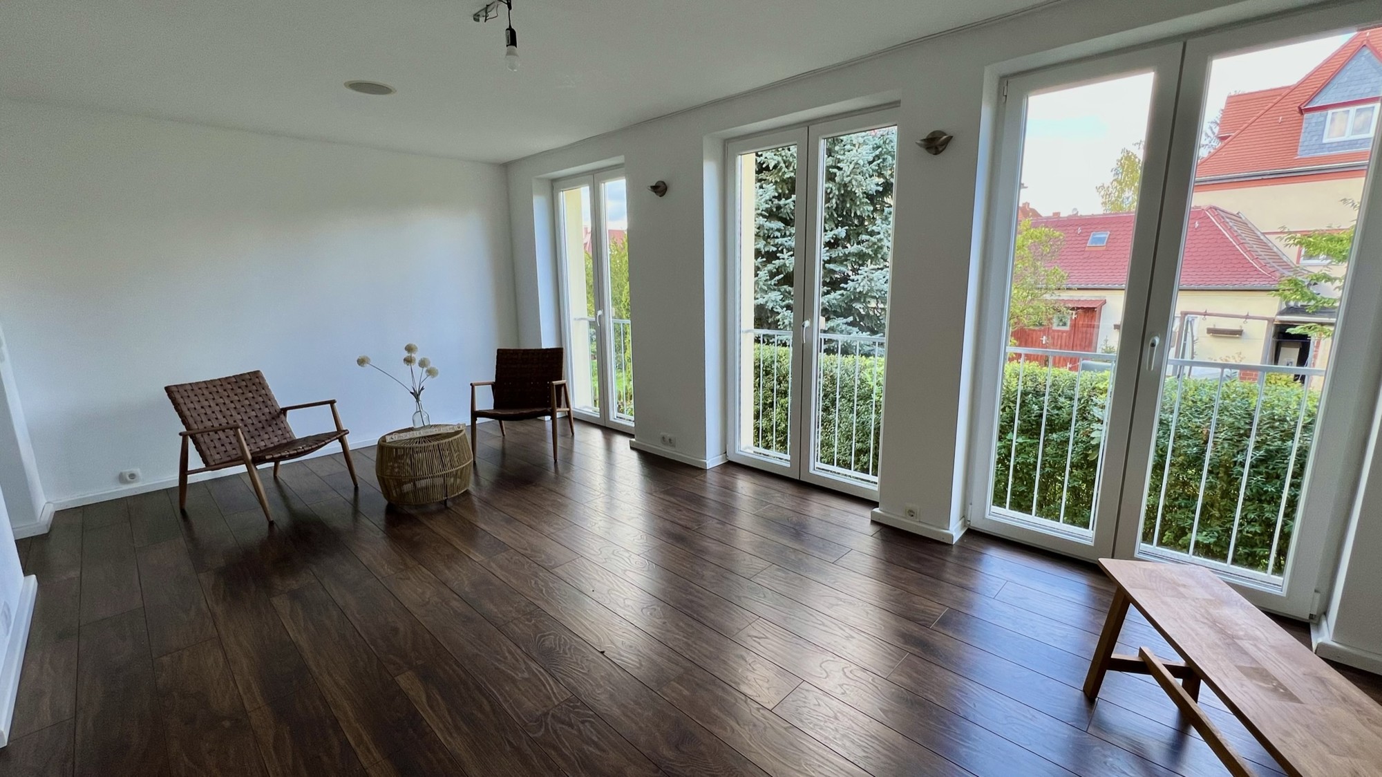 14_nachhause-immobilien__43769_bild Kaufen, Einziehen, Wohnen ... Modernes Haus mit Einliegerwohnung, Sauna und Swimmingpool