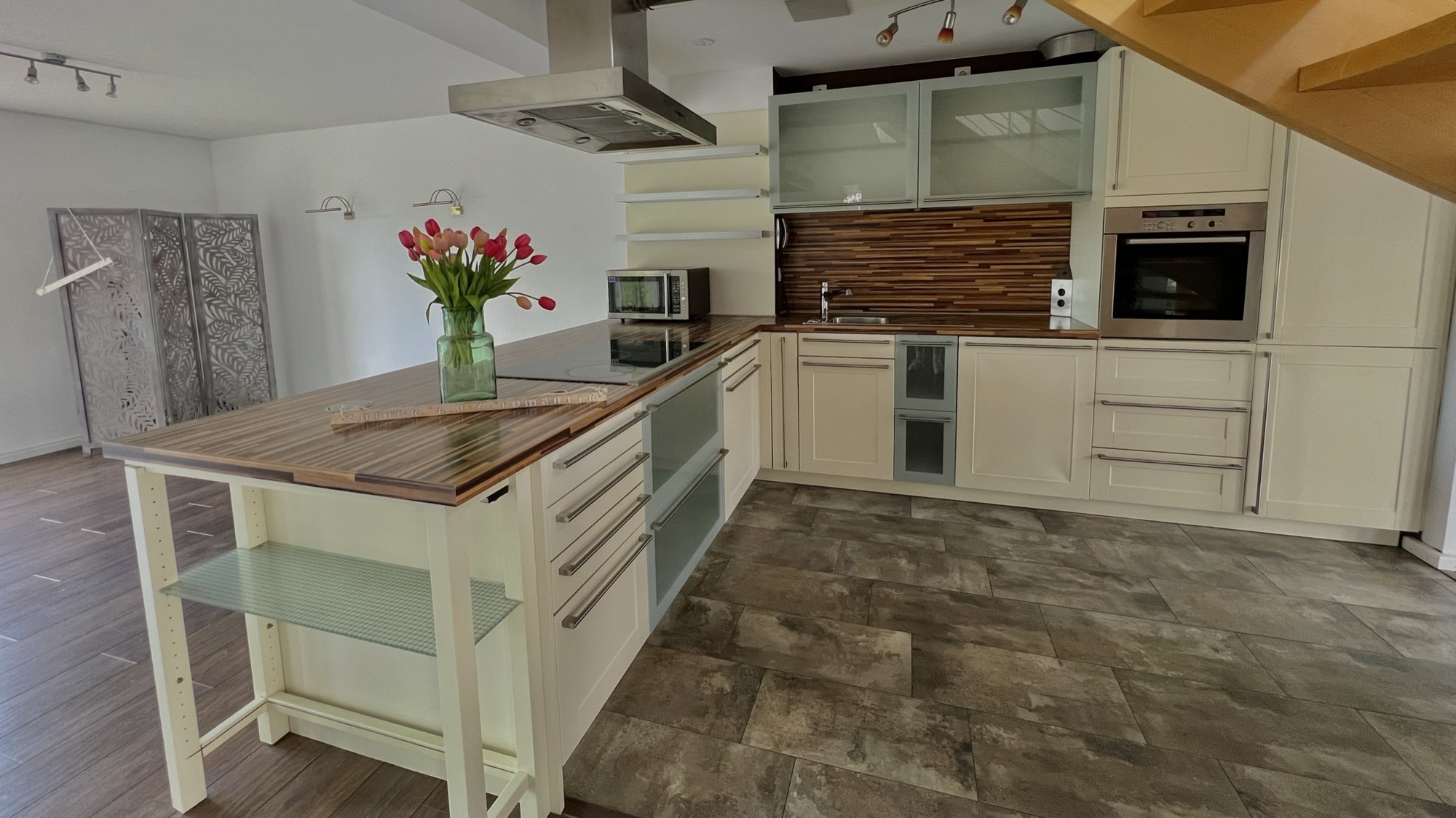 17_nachhause-immobilien__43775_bild Kaufen, Einziehen, Wohnen ... Modernes Haus mit Einliegerwohnung, Sauna und Swimmingpool