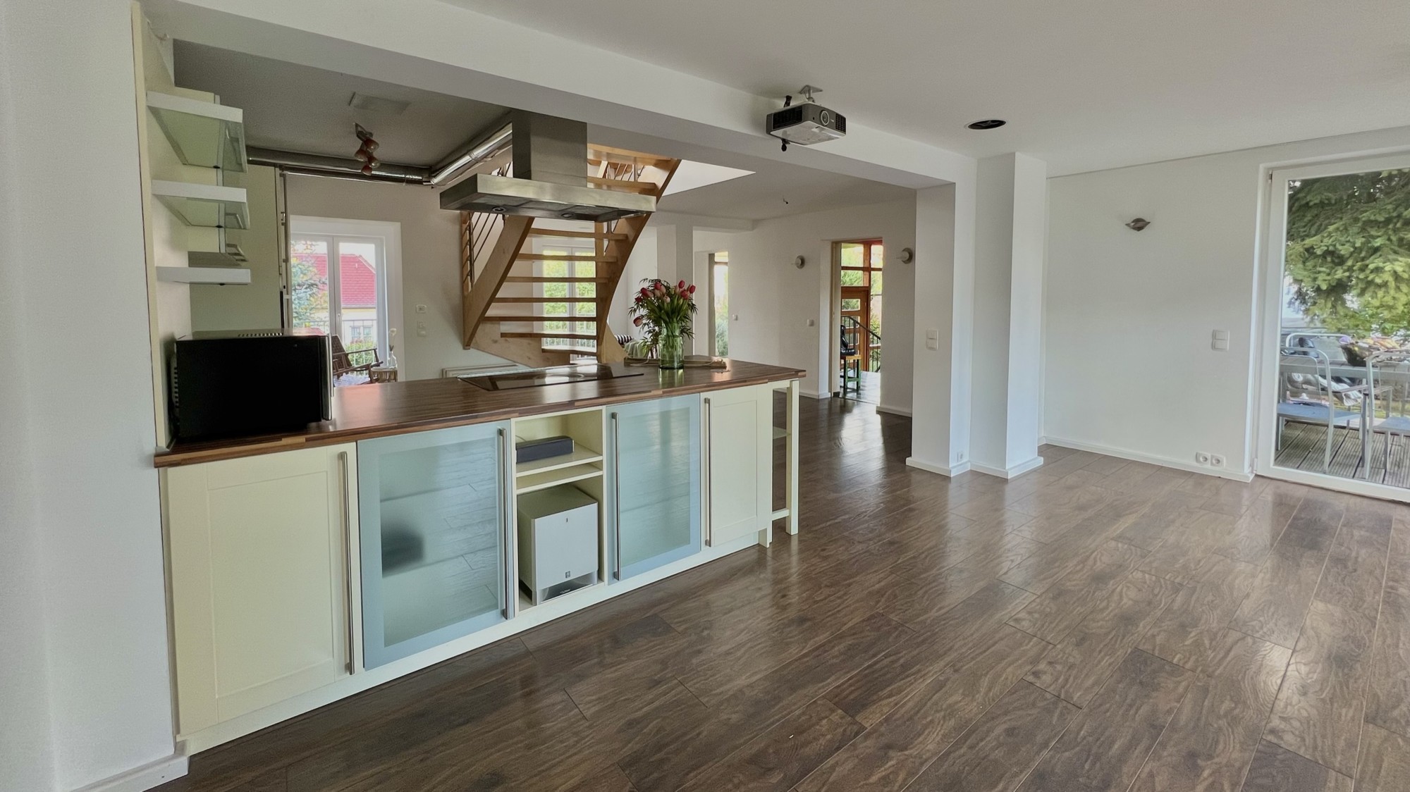 18_nachhause-immobilien__43777_bild Kaufen, Einziehen, Wohnen ... Modernes Haus mit Einliegerwohnung, Sauna und Swimmingpool