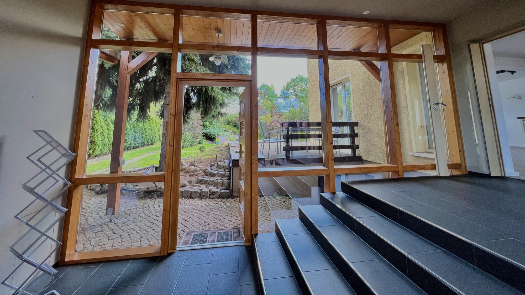 28_nachhause-immobilien__43797_bild Kaufen, Einziehen, Wohnen ... Modernes Haus mit Einliegerwohnung, Sauna und Swimmingpool