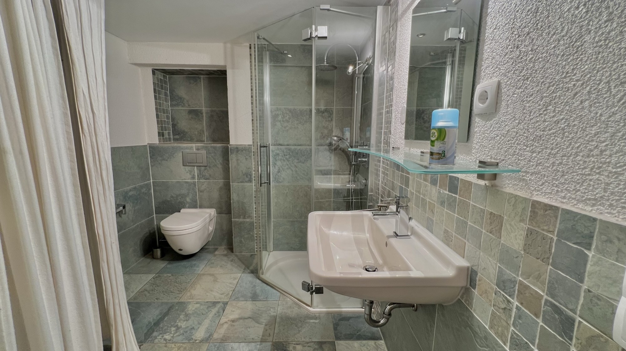 53_nachhause-immobilien__43847_bild Kaufen, Einziehen, Wohnen ... Modernes Haus mit Einliegerwohnung, Sauna und Swimmingpool