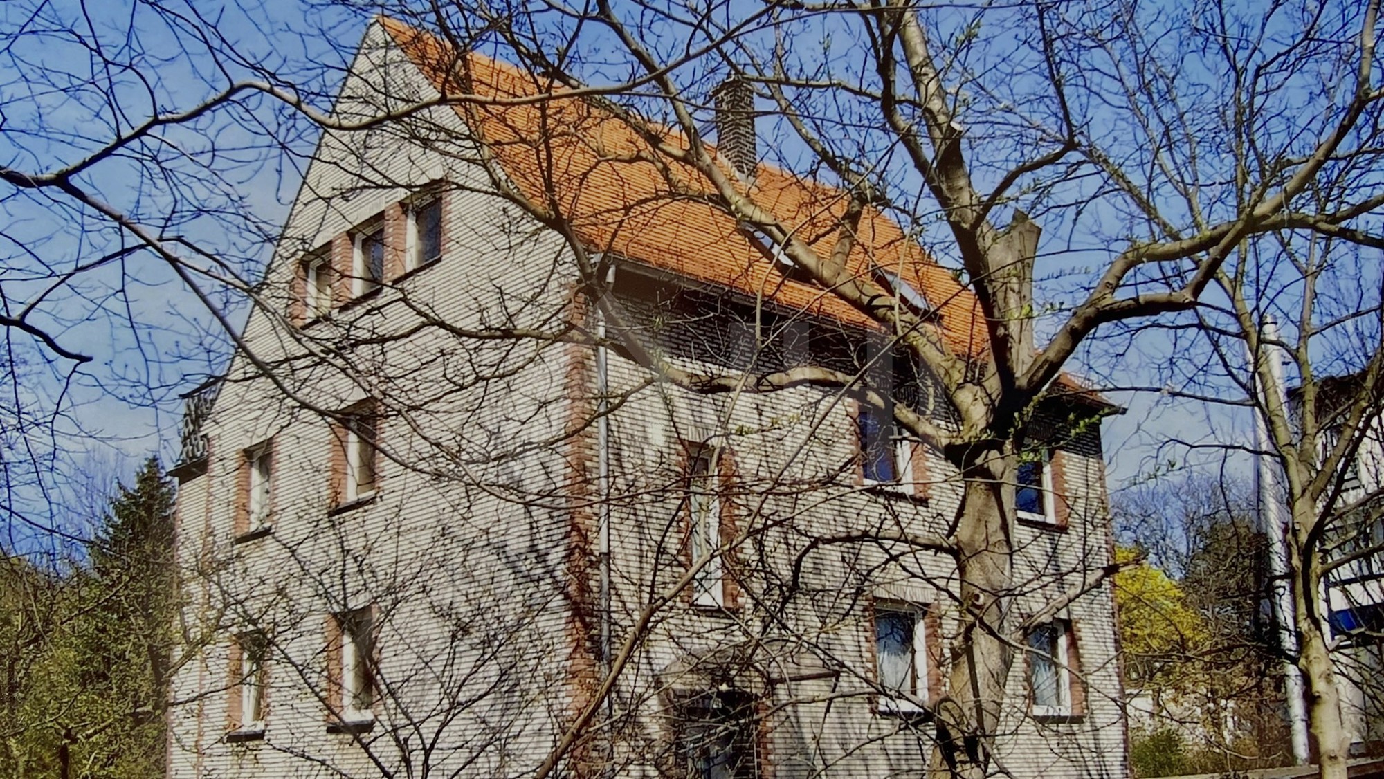 03_nachhause-immobilien_ef081d3c-8258-40ca-b449-1c973c427e20_bild Gartenstadt und Industrieromantik ... Zweifamilienwohnhaus mit viel Potential