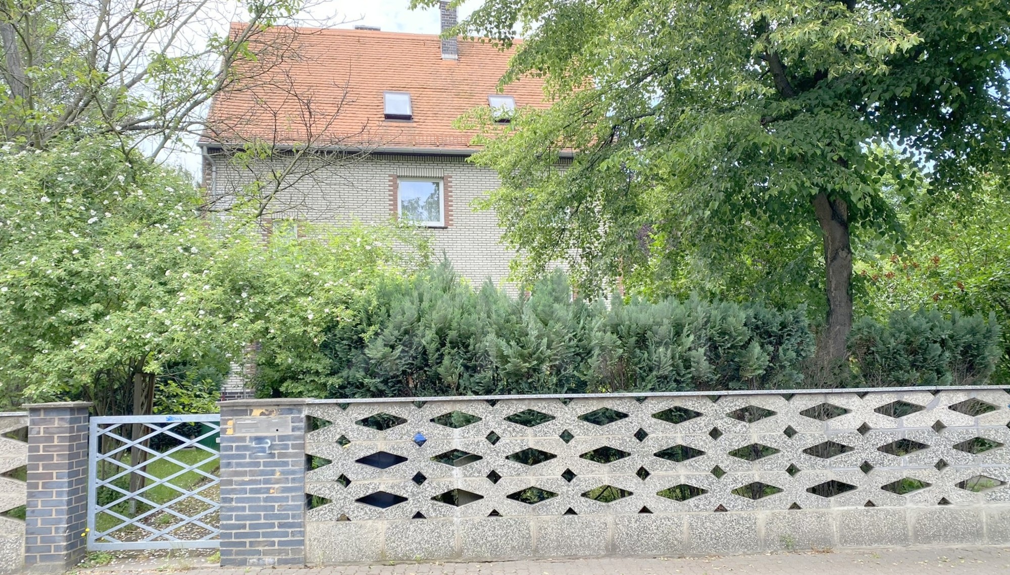 07_nachhause-immobilien_a8be0f0a-0f2a-4789-bc3b-c66dc9ba896f_bild Gartenstadt und Industrieromantik ... Zweifamilienwohnhaus mit viel Potential