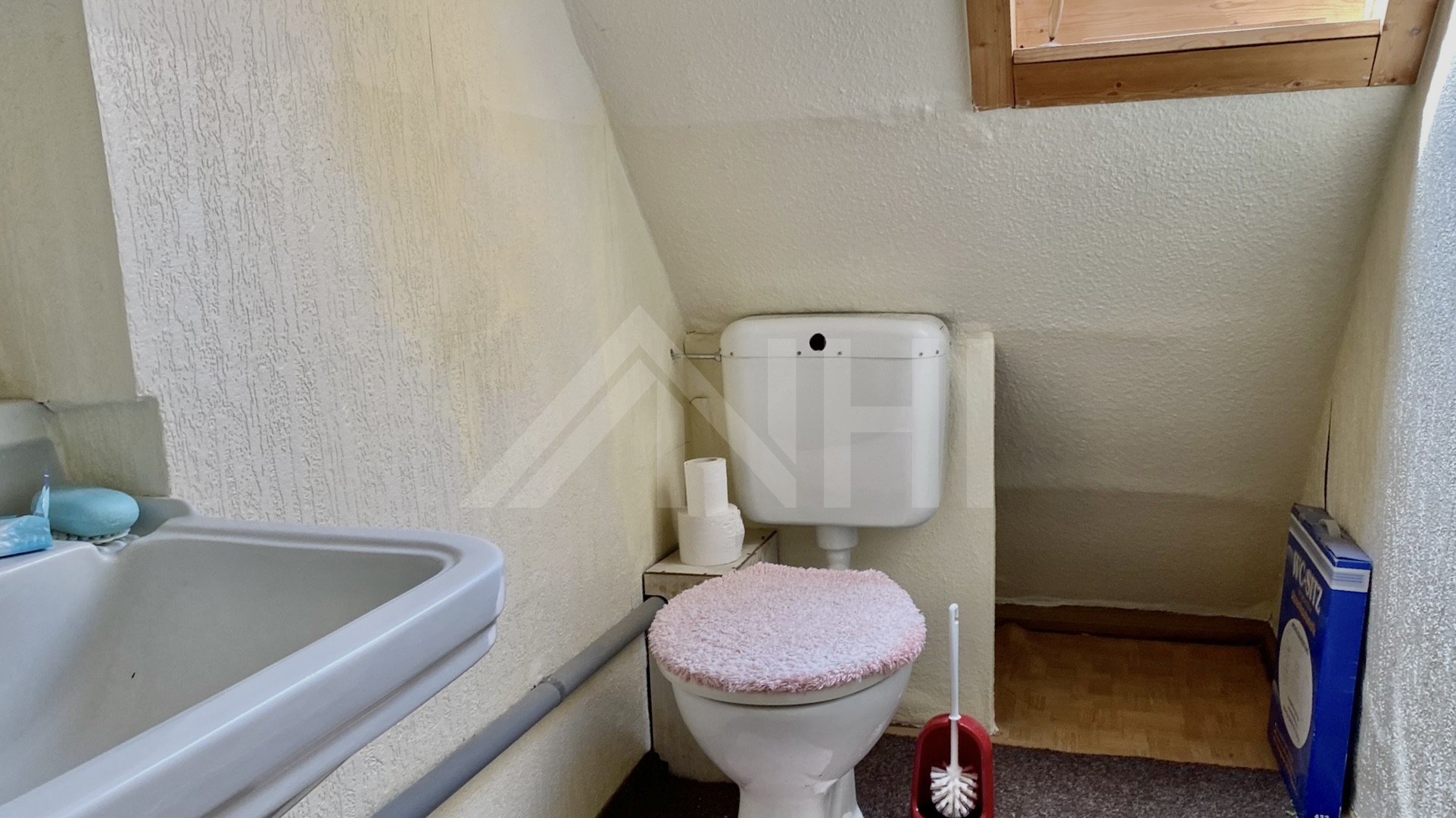 17_nachhause-immobilien_53ae785c-a144-42f9-9f06-32ddb17d8778_bild Gartenstadt und Industrieromantik ... Zweifamilienwohnhaus mit viel Potential