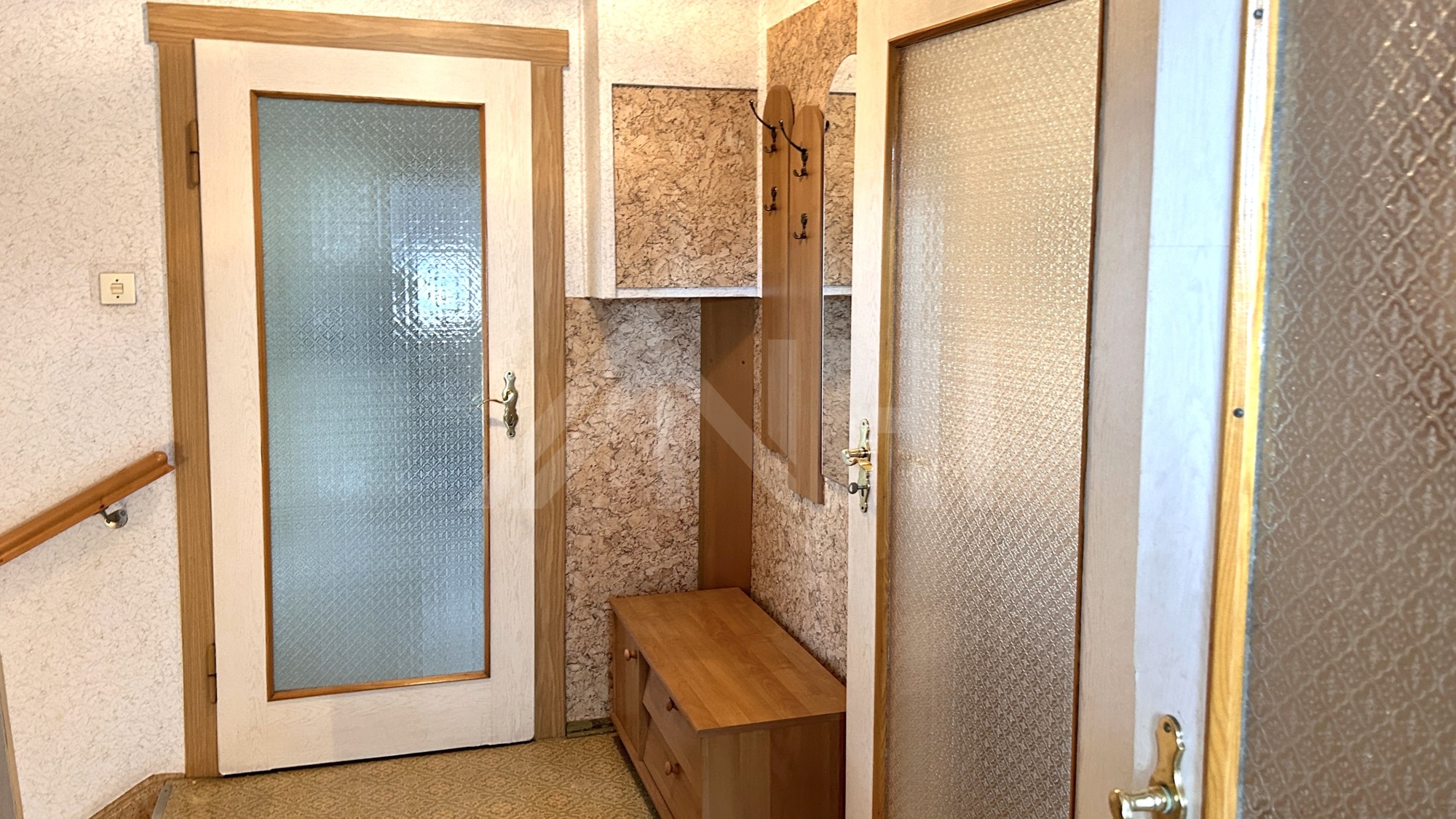 zwischen den Großstädten Leipzig und Dresden. zwischen den Großstädten Leipzig und Dresden.