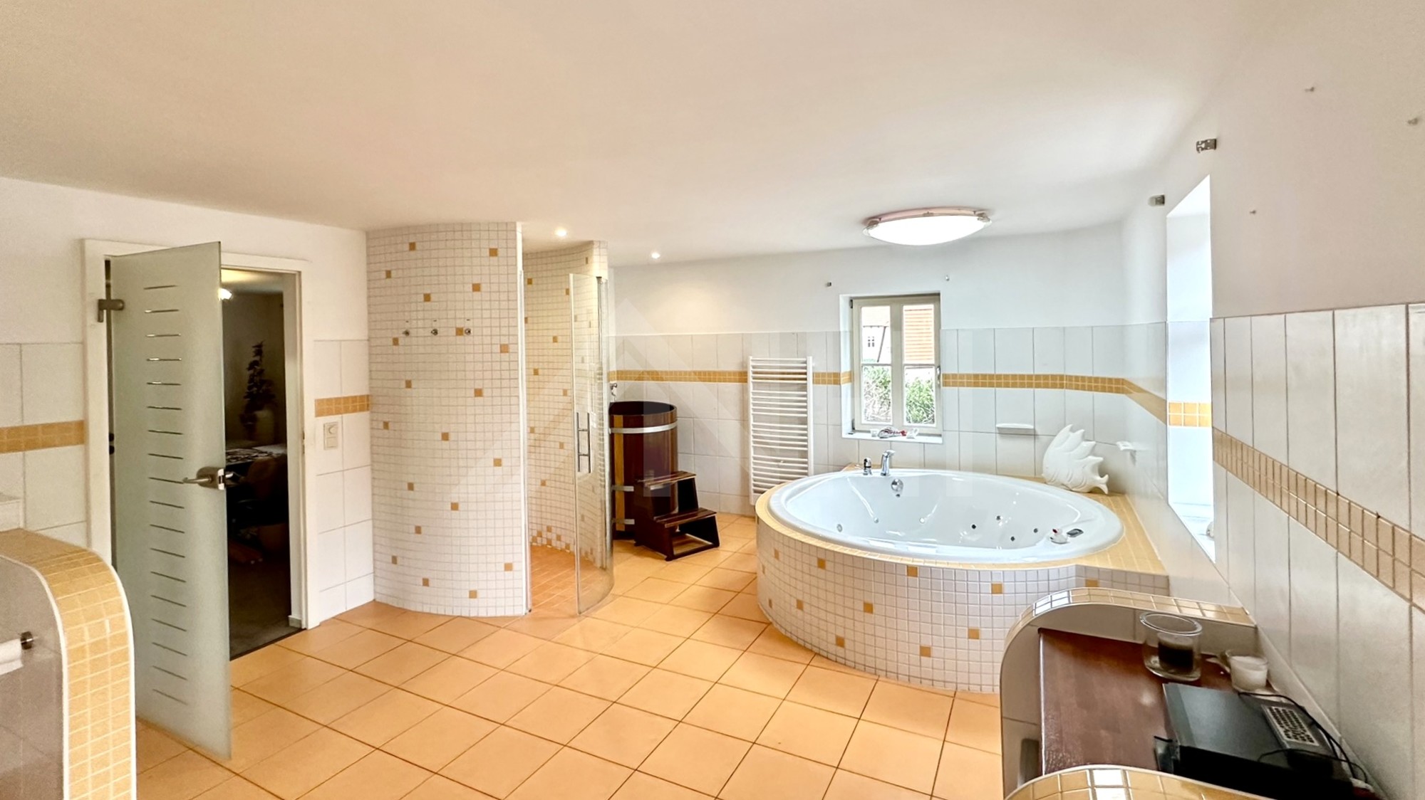 großem Grundstück großem Grundstück