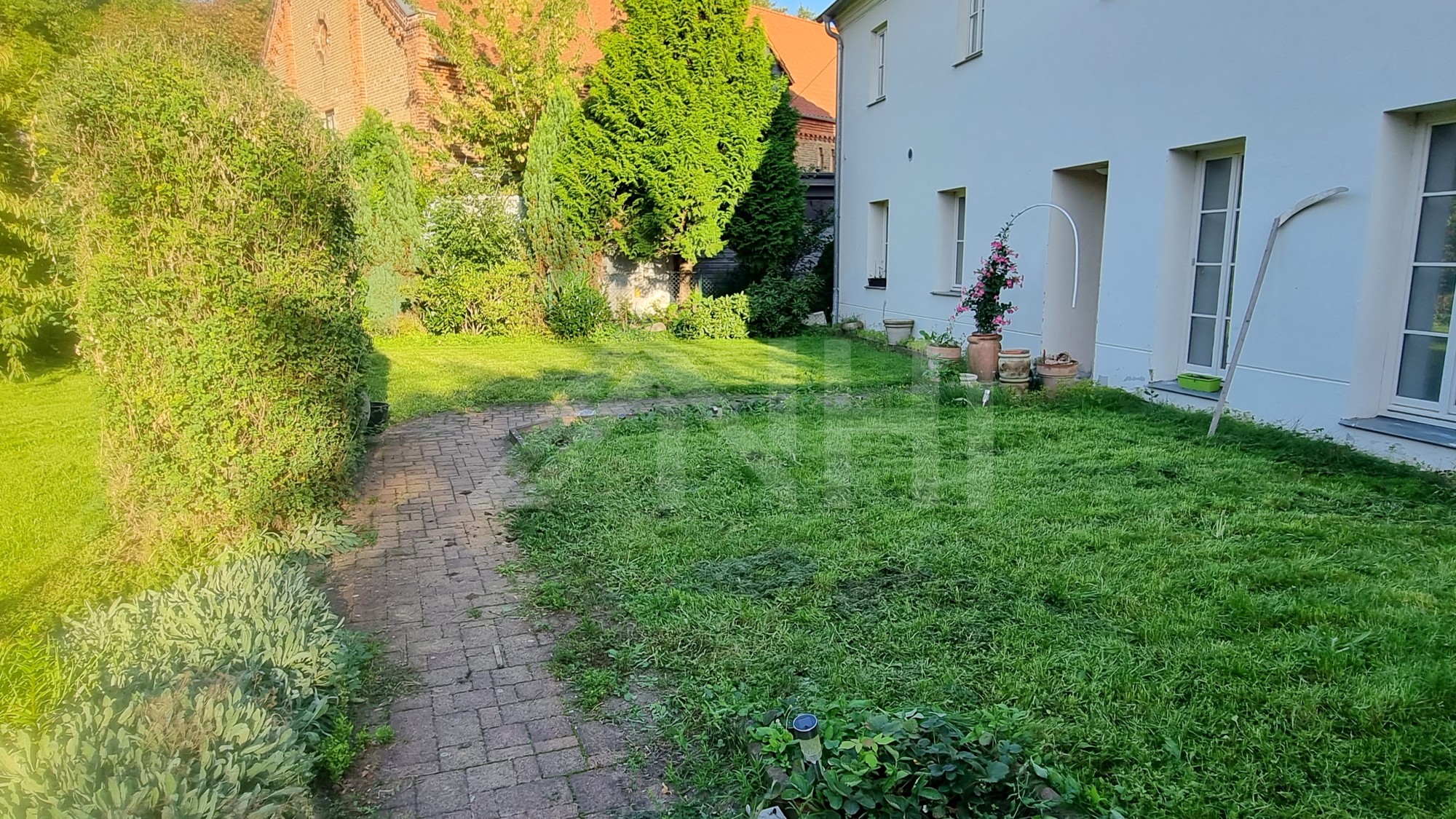 besticht nicht nur besticht nicht nur